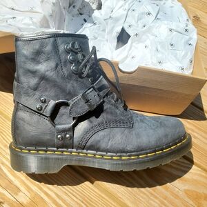 Free People 1460 Antique Pull Up Blk Leather Boots with Buckle Detail